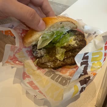 Ranch Burgerde İçerik Eksikliği Ve Hayal Kırıklığı