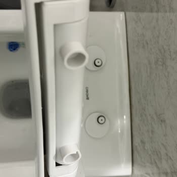 Creavit Klozet Kapağı Menteşi Kırık, Yedek Parça İstiyorum