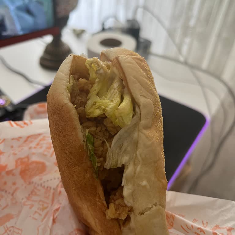 Popeyes Ataköy Siparişinde Yanlış Sandviç Ve Bozuk Ürünler İçin Tam İade Talebi