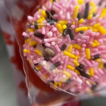 Eti Puf Karışık Üründe Çocuğa Tehdit Eden Böcek Benzeri Yabancı Cisim