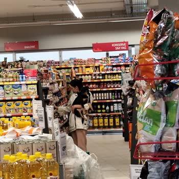 Migros Karşıyaka Yunuslar'da Evcil Hayvanla Giriş Yasaklanmalı