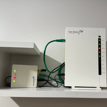 Kablomuz Hasar Gördü, İnternet Kesintisi Ve Yetersiz Müşteri Desteği