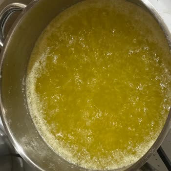 Migros Tereyağında Su Birikmesi Ve Ekşi Koku: Sağlık Riski Ve İade Reddi