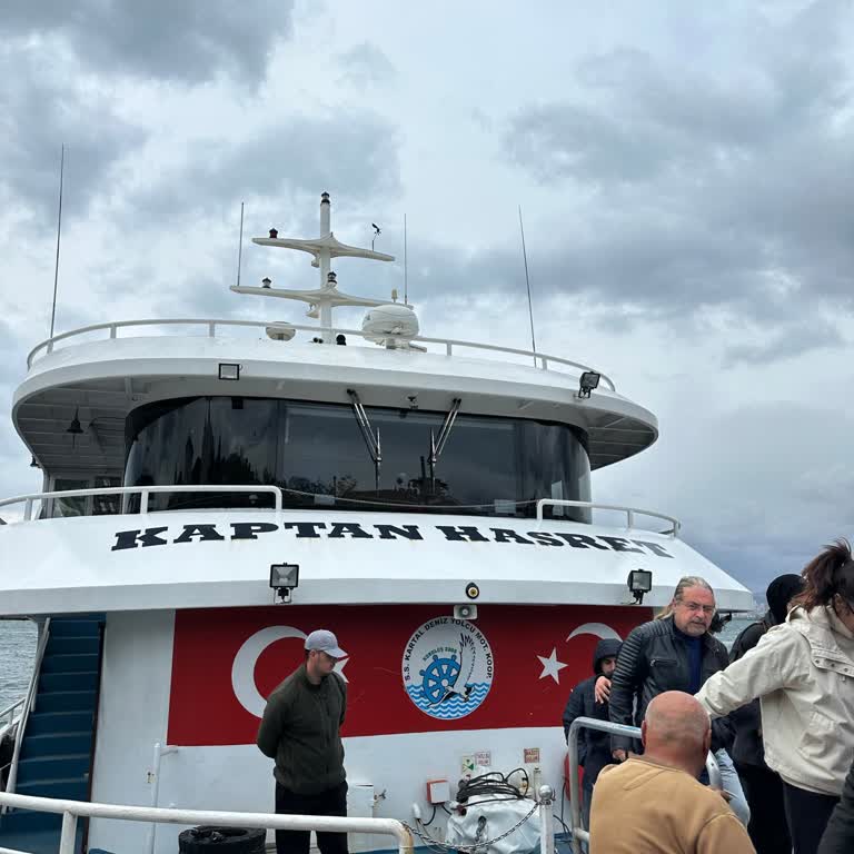 Kaptan Hasret Vapuru Aşırı Gürültüsü Yolcu Konforunu Ve Güvenliğini Tehdit Ediyor
