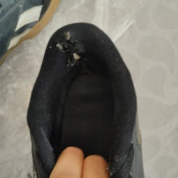 Reebok Ayakkabısında Yırtılma Ve Reddedilen İade Talebi