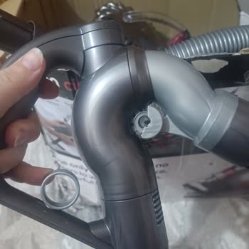 Dyson Cinetic Big Ball Tutma Kolu Normal Kullanımda Kırıldı, Garanti Reddedildi