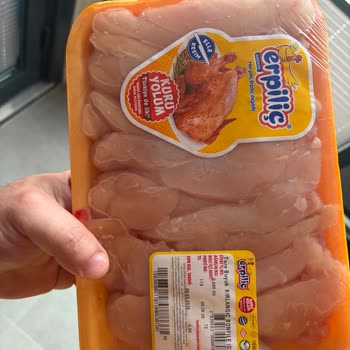 Erpiliç Tavukta Saç Çıktı Hijyen İhlali