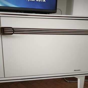 Üst Tablanın İnceliği TV Sehpasının Çökmesine Yol Açtı