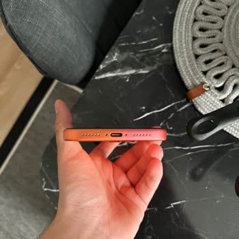 İPhone 17 Pro Max Renk Değişimi Ve Boya Atması Garanti Dışı