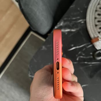 İPhone 17 Pro Max Renk Değişimi Ve Boya Atması Garanti Dışı
