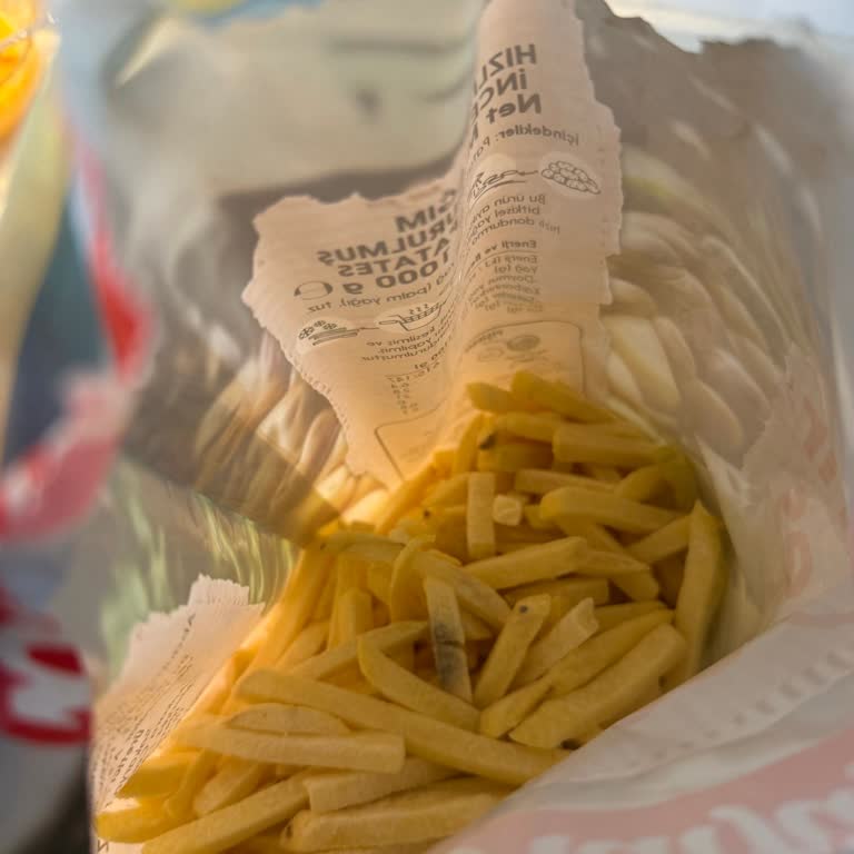 Küflü Çıtır Patates Ürünü Son Kullanma Tarihi 2028 Olmasına Rağmen Sağlık Riskine Düşürüyor