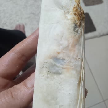 A101'de Satın Alınan Dürüm Küflü Çıktı, Son Kullanma Tarihi Geçmemiş