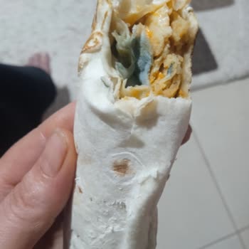 Beşler Tavuk Döner Dürümde Küf: Sağlık Riski Ve Güven Kırılması