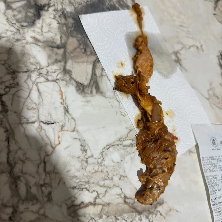 Satın Aldığım Hazır Döner Paketi İçinde Kesilmemiş Tavuk Parçası Çıktı
