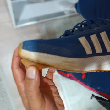 Adidas Ayakkabısında Erken Aşınma, Açılma Ve Deformasyon