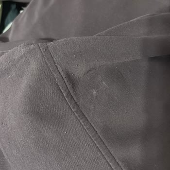 DeFacto Ürünlerinde Renk Atması Ve Tiftiklenme Sorunu: İade Ve Değişim Talebi
