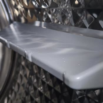 Ayıplı Samsung Kurutma Makinesinde Plastik Parçaların Hızlı Soyulması Ve Çözüm Sunulmaması