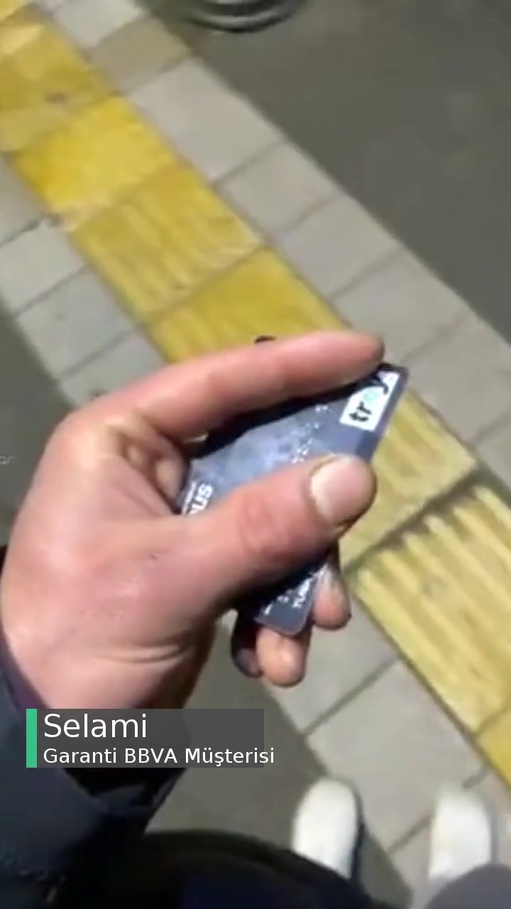 Garanti BBVA Dikkatsizlik, Resmen Alay Edilme, İşini Ciddiye Almama videonun kapak resmi