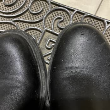 İnci Çizmelerindeki Tek Taraflı Aşınma Ve Cevapsız Müşteri Hizmeti