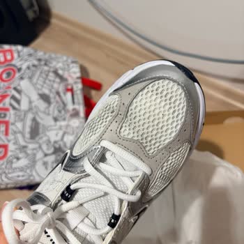 Nike Ayakkabısında Hızlı Beyaz File Lekelenmesi Kullanıcı Hatası İddiasına Karşı