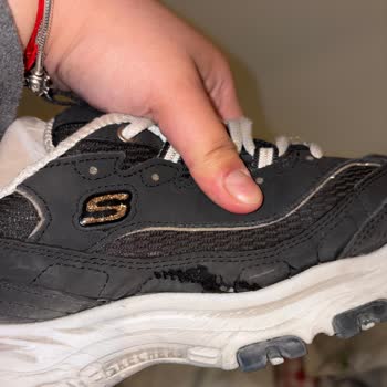 Skechers D'Lites Copper Divine Ayakkabısında Kısa Sürede Dikiş Atması Ve Taban Açılması
