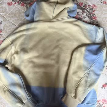 İlk Yıkamada Sararıp Kullanılamaz Hale Gelen Hoodie İçin Üretim Hatası Ve İade Talebi