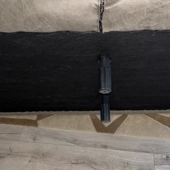Teslimde Yırtık Ve Servis Hatası, Müşteri Hizmetleri Cevapsız: Yeni Koltuk Talebi