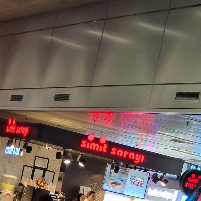 Sabiha Gökçen Havalimanı Simit Sarayı’nda Bir Bardak Çay İçin 230 TL Fahiş Fiyat