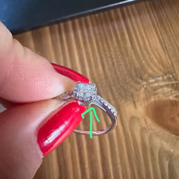 Bluediamond Prenses Yüzüğünde Beş Kez Taş Düşmesi Ve Kalıcı Çözüm Talebi