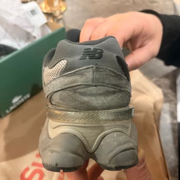 New Balance Ayakkabımda Renk Solması Ve Yeşillenme, Garanti Reddi Ve Değişim Talebi