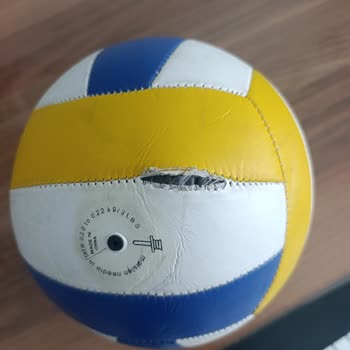 A101 Voleybol Topu Dikiş Açması, Mağaza İade Reddi Ve Saygısız Tutum