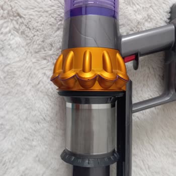Dyson V15 Süpürge Başlığında Parça Dökülmesi Ve Çıkarma Sorunu