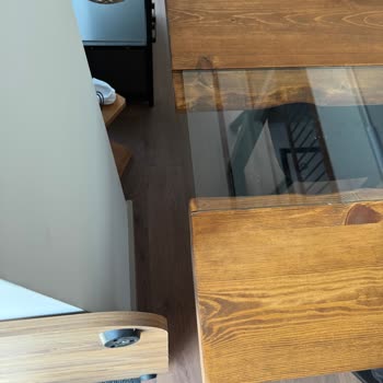Kırık Ve Paslı Yemek Masası Değişimi İçin 10 Ay Bekleme