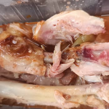 Aşhan Yemeklerinde Çiğ Et Ve Mide Ağrısı Sorunu