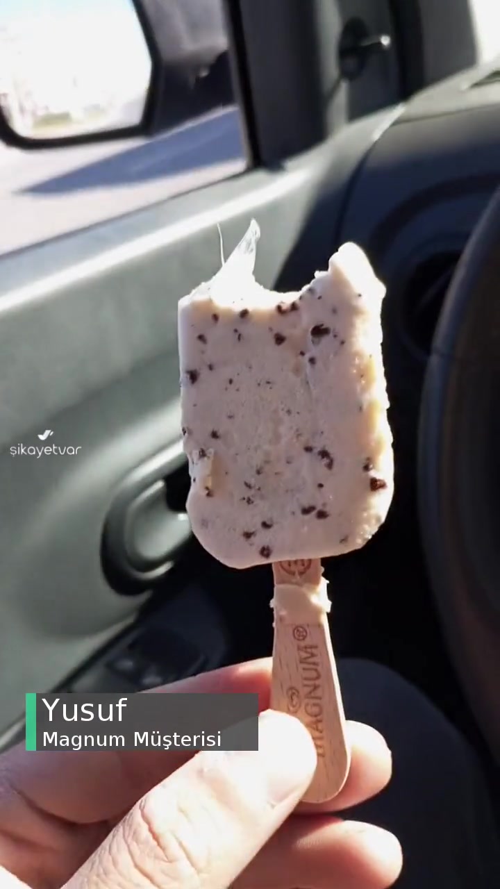 Magnum’un İçindeki Naylon Ambalaj! videonun kapak resmi