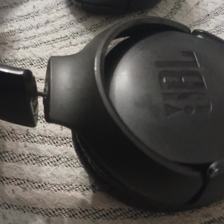 JBL Kulaklıkta Kırılan Parça Ve Yetersiz Müşteri Desteği