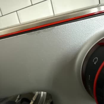 Bosch Mutfak Robotunda Boya Atması Ve Ücretsiz Onarım Talebi