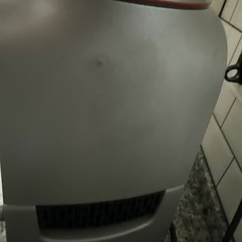 Bosch Mutfak Robotunda Boya Atması Ve Ücretsiz Onarım Talebi