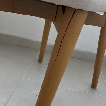 Geciken Teslimatlar Ve Kırık Sandalyeler