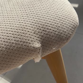 Geciken Teslimatlar Ve Kırık Sandalyeler