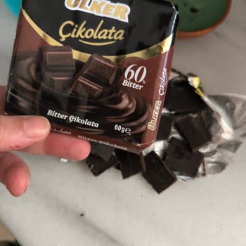 Ülker %60 Bitter Çikolatası Açıldığında Kurtlanmış Halde Keşfedildi