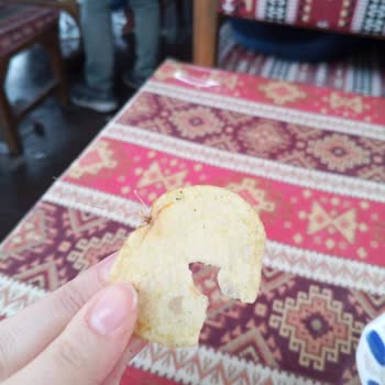 Lays Yoğurt Cipsinde Iplik Benzeri Yabancı Madde Bulundu