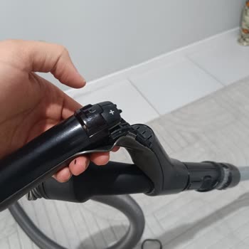 Sap Kısmı Kırıldı, Tekerlekler Düşüyor Ve Garanti Kapsamında Değişim Talebi