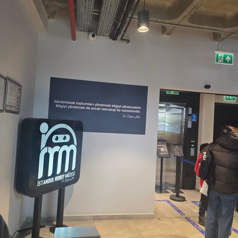 İstanbul Robot Müzesi Ücretsiz Duyurulan Robot Müzesi Girişi Ücretli Ve Personel Kaba