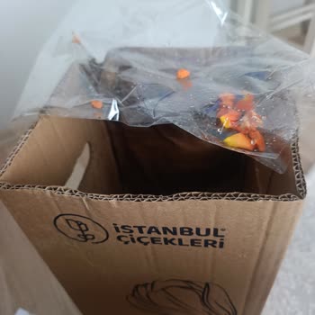 Turuncu Çardak Gül Aranjmanında Teslimat Hatası Ve İade Reddi