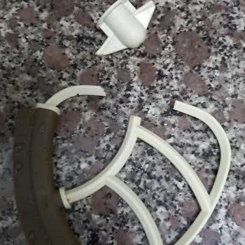 Kumtel Hamur Yoğurma Makinesinde Plastik Parçalar Kırıldı, Garanti Dışı Tutulması Kabul Edilemez