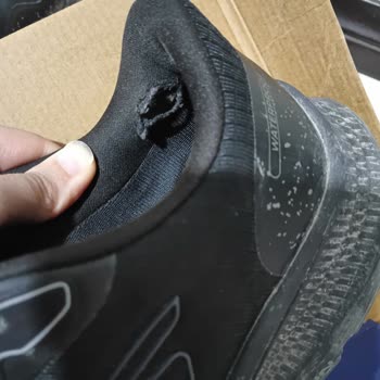 Kısa Sürede Yırtılan Skechers Ayakkabı İçin İade Talebi