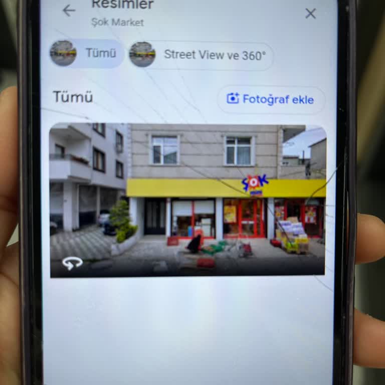 Şok Çayırönü'nde Çalışanın Saygısız Ve Alaycı Tutumu