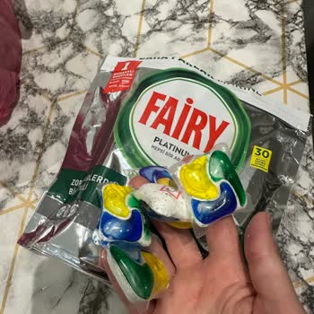 Fairy Platinum Kapsüllerinin Yapışık Çıkması Göz Riskine Yol Açıyor