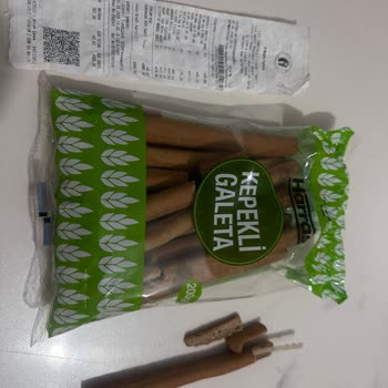 Harras Galetasının İçindeki Plastik Kelepçe Gıda Güvenliğini Tehlikeye Atıyor
